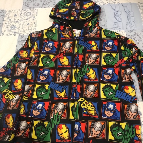 Marvel Other - Marvel avengers hooded sweater size XL 14-16